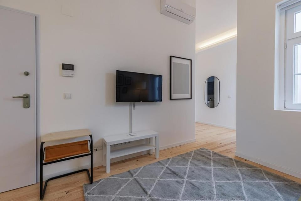 TV and multimedia, air conditioner