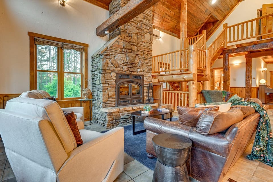 Hot Tub & Private Sauna: Wausau Family Home House in Wausau