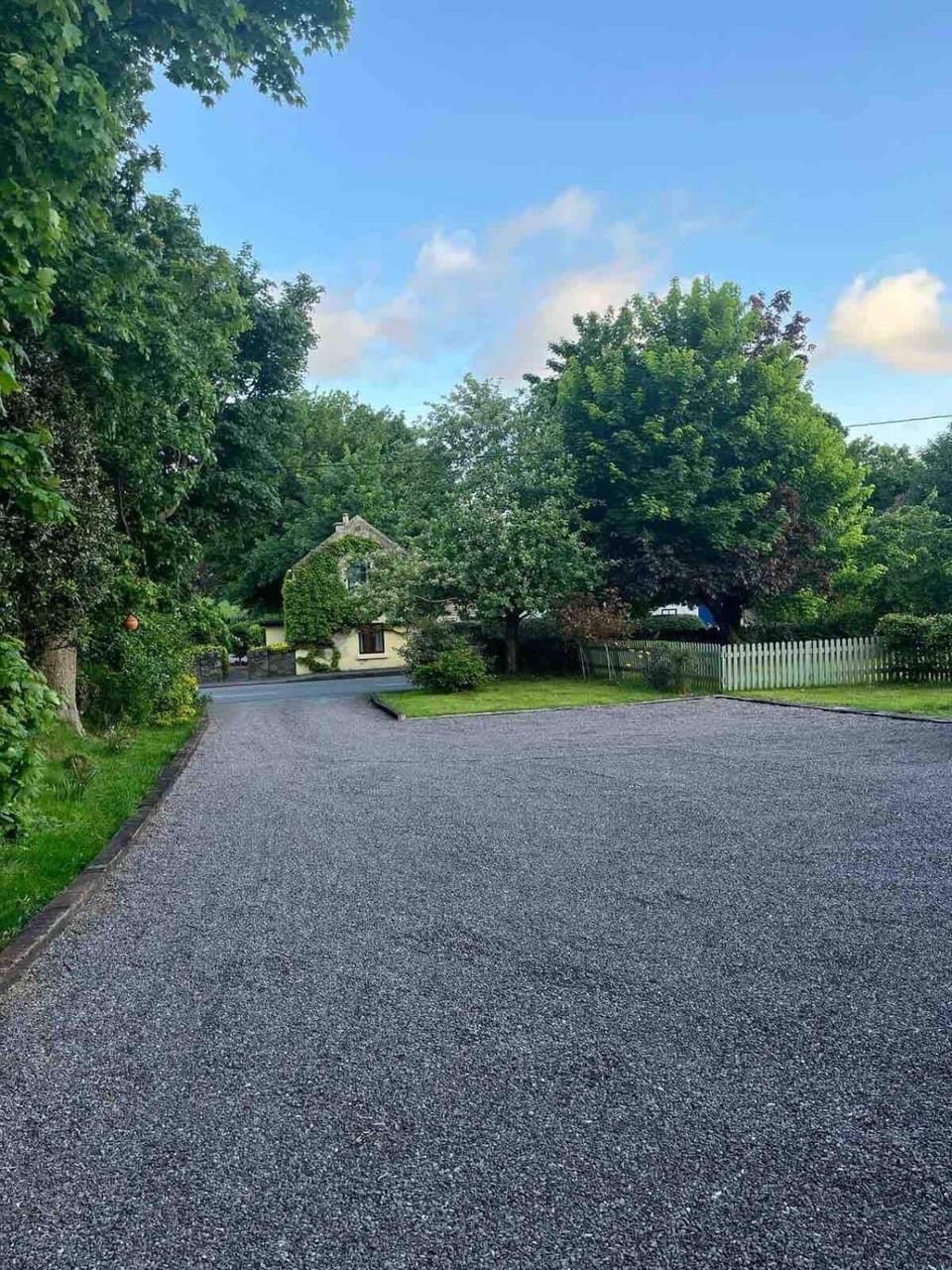 Beautiful Studio apartment in Beaufort Village on Local Link Bus Route Apartment in County Kerry
