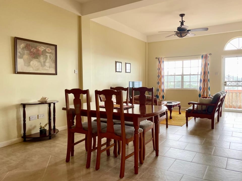 Hilltop View Apartment Apartment in Saint George