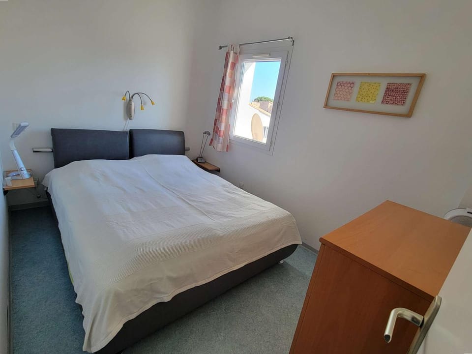Jolie Maison veranda, 2 ou 3 personnes, belle vue sur la réserve naturelle, wifi, résidence MARINES, 200m de la plage LRMA94B Villa in Portiragnes