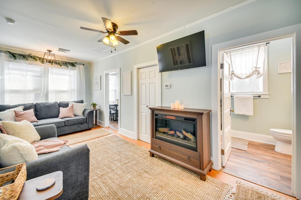 Family-Friendly Main St Gloucester Apt w/ Balcony! Apartment in Gloucester