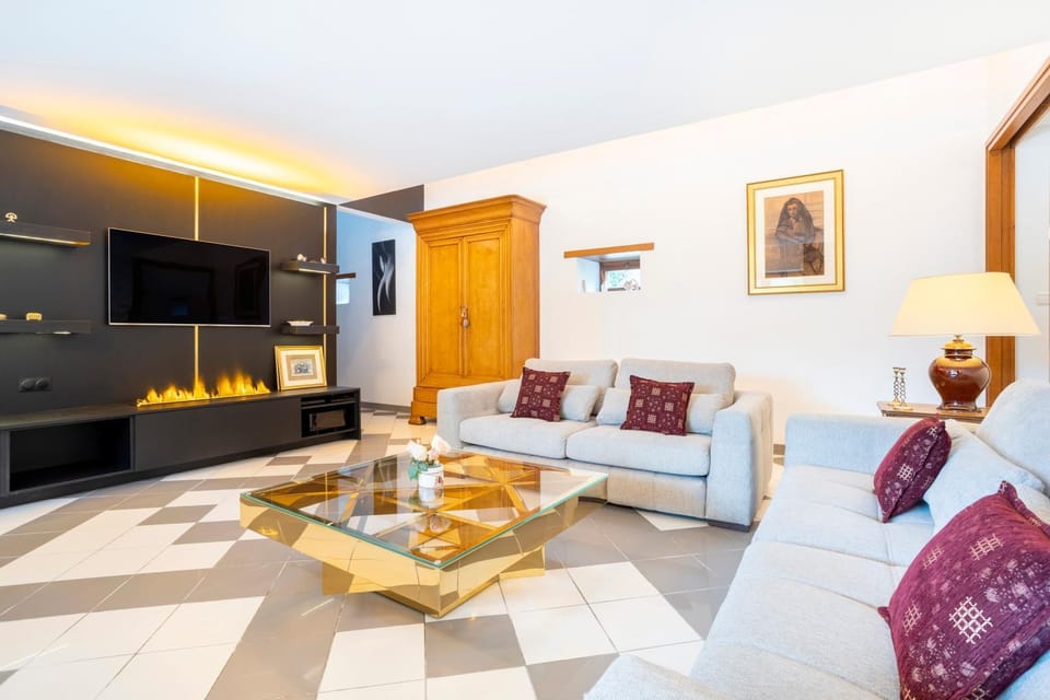 Property building, Living room