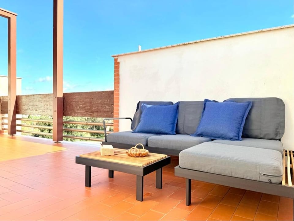 Day, View (from property/room), Balcony/Terrace, Living room