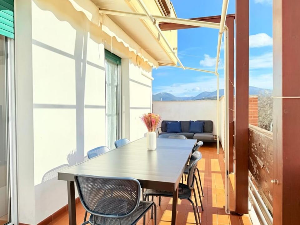 Day, Natural landscape, View (from property/room), Balcony/Terrace, Dining area, Mountain view
