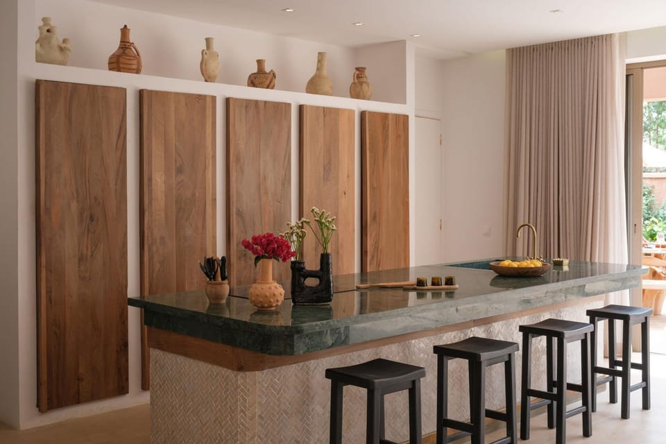 Kitchen or kitchenette, Dining area, wardrobe