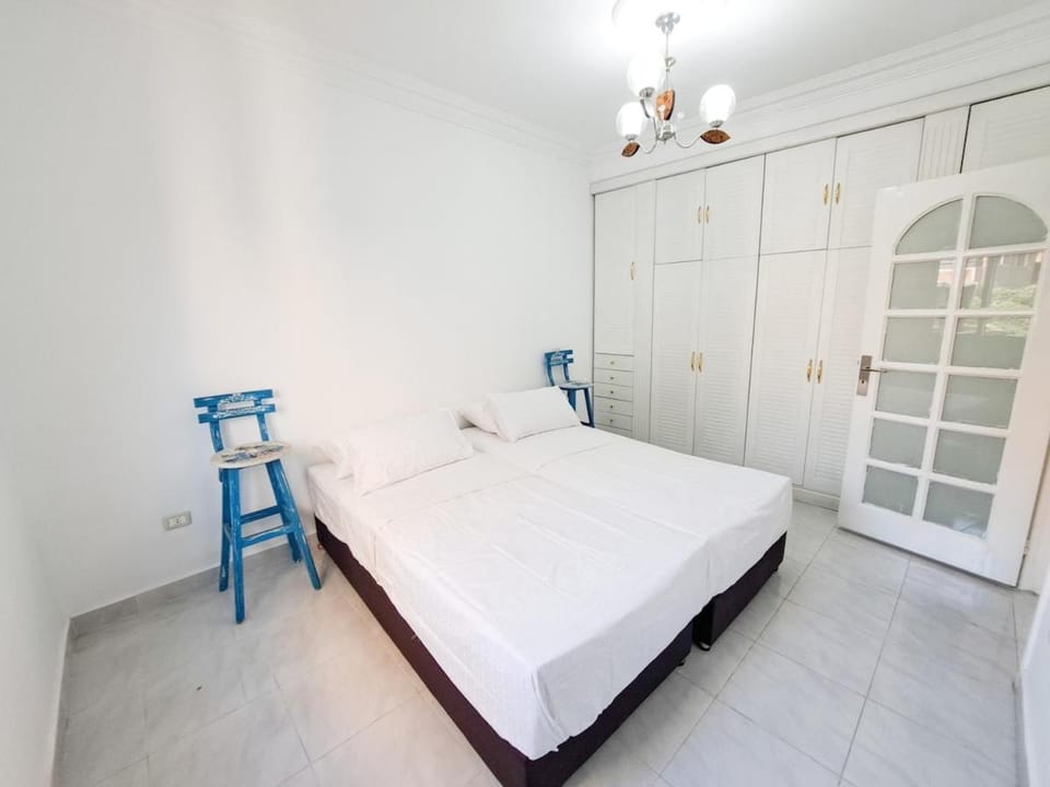 Bed, Photo of the whole room, Bedroom, wardrobe