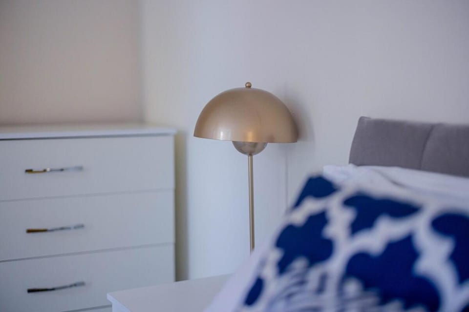4-bed house in Kettering for groups and long stays Apartment in Kettering