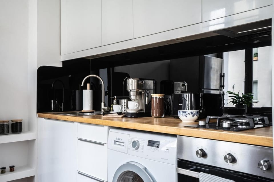 oompH Timeless Quaint Quarter Apartment in Warsaw
