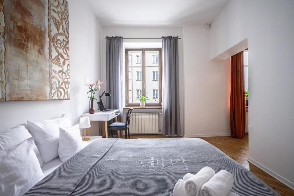 oompH Timeless Quaint Quarter Apartment in Warsaw