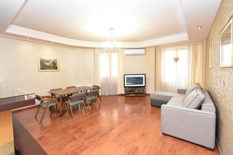 TV and multimedia, Living room, Seating area, air conditioner