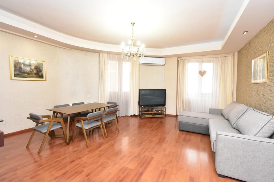 Communal lounge/ TV room, TV and multimedia, Living room, Seating area