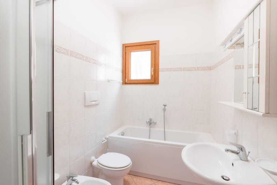 APPARTAMENTO VISTA MARE -E- con 2 camere da letto -Residence azzurro Apartment in Gabicce Mare