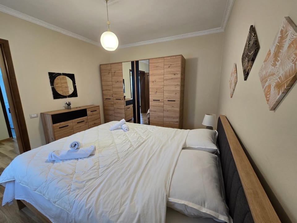Bed, Photo of the whole room, Bedroom, wardrobe