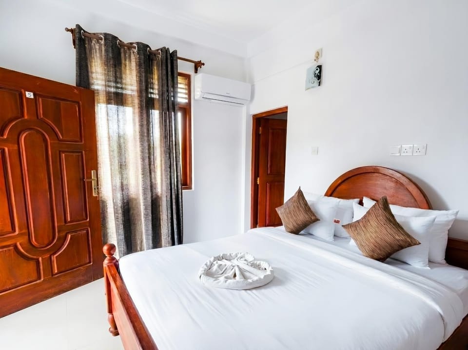Bed, View (from property/room), Balcony/Terrace, Living room, Bedroom, air conditioner