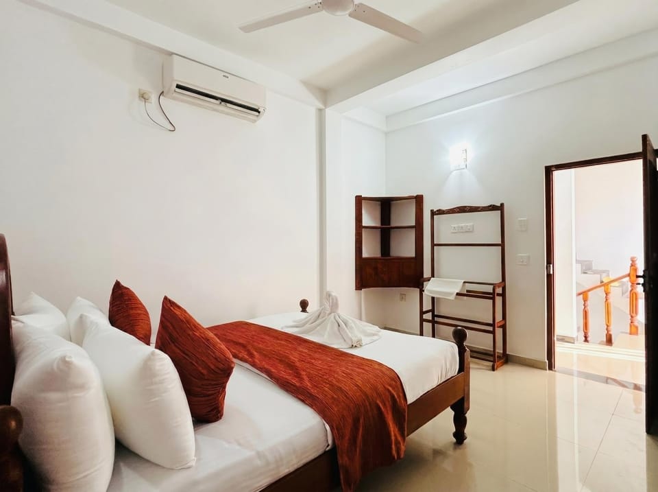 Bed, Living room, Bedroom, Family, storage, towels, air conditioner