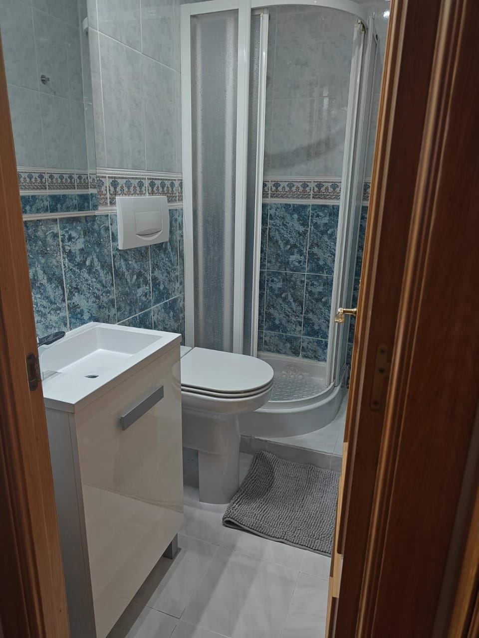 Shower, Bathroom, towels