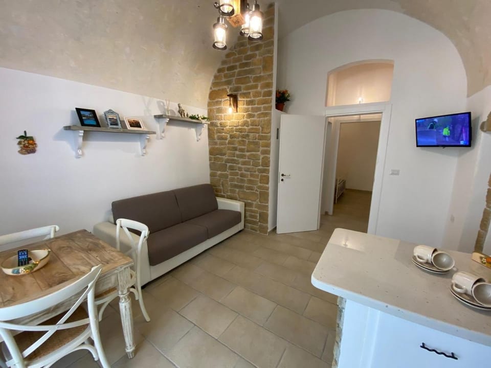 TV and multimedia, Kitchen or kitchenette, Seating area, Dining area