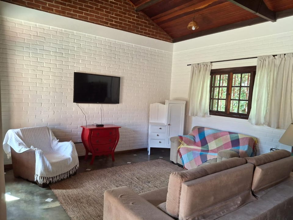 Communal lounge/ TV room, TV and multimedia, Living room, Seating area, Evening entertainment
