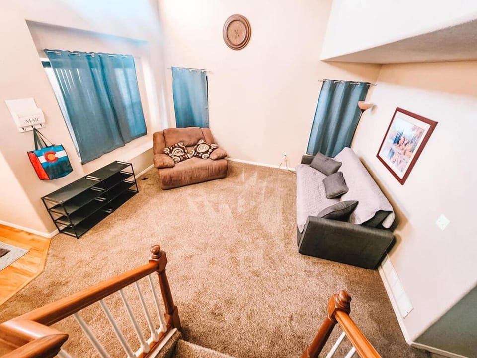Hot Tub, King Beds, Pet Friendly Close to I25 Villa in Colorado