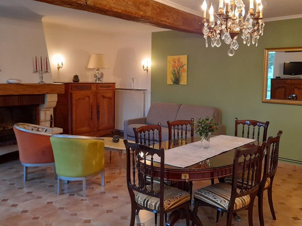 Gîte spacieux avec jardin, WiFi, animaux admis - FR-1-410-462 House in Pays de la Loire