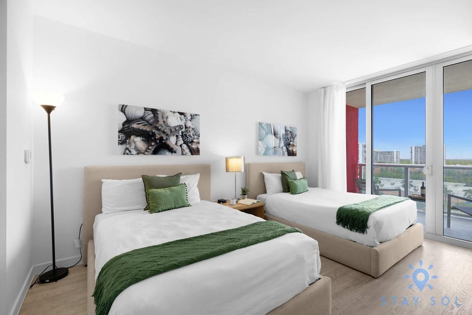 Studio Miami Views - Amenities Apartment in Hallandale Beach