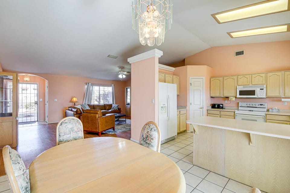 Hike, Boat, Golf & Unwind: Lake Havasu City Home! House in Lake Havasu City