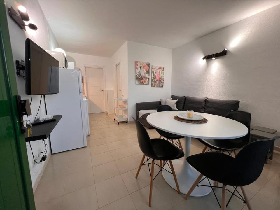 Trilly Sea View Apartment in Maxorata