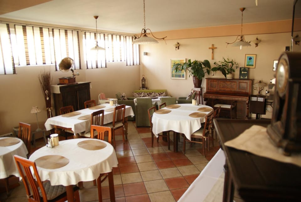 Lobby or reception, Dining area
