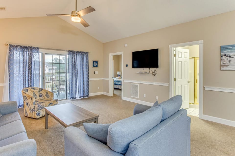 2 Mi to Ocean: Myrtle Beach Condo w/ Balcony House in Myrtle Beach