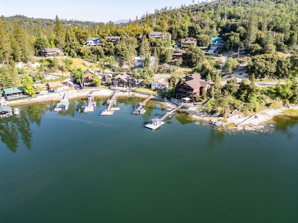 Falls Lake View House in Bass Lake