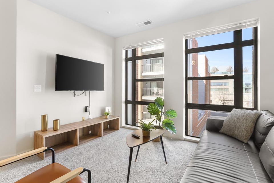 Communal lounge/ TV room, TV and multimedia, Living room, Seating area