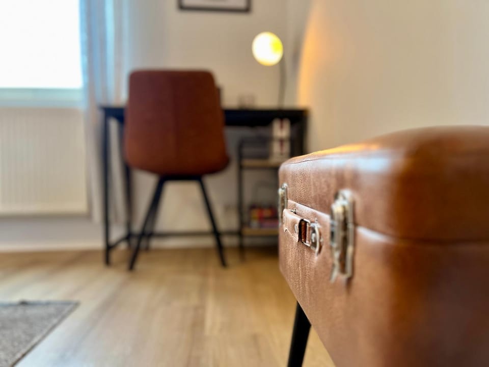 Seating area, Bedroom, City view