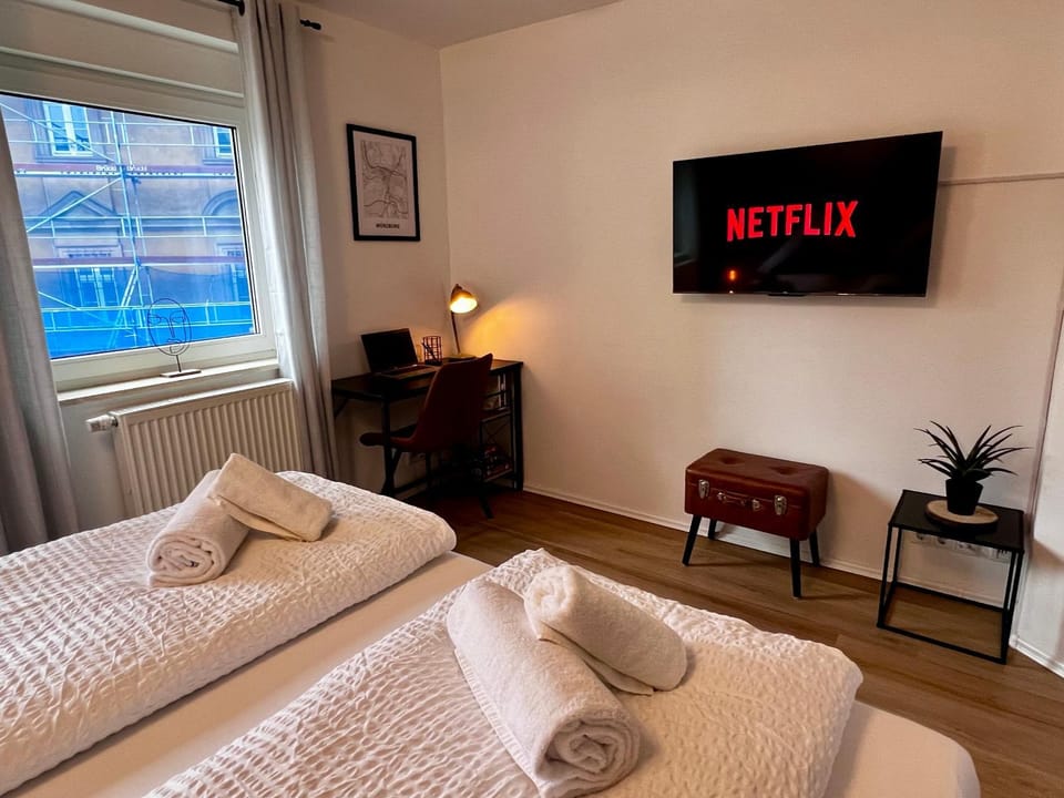 TV and multimedia, Bedroom, internet