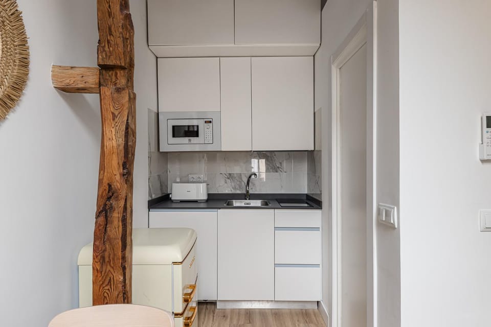 Kitchen or kitchenette, stove, kitchen