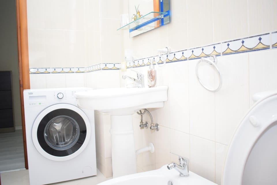 Breezy Lungomare Apartment Apartment in Vlorë