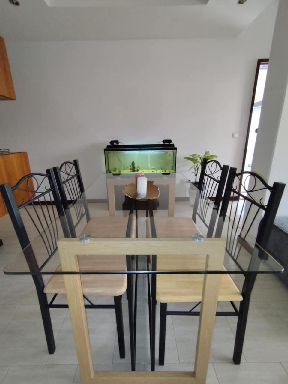 Seating area, Dining area
