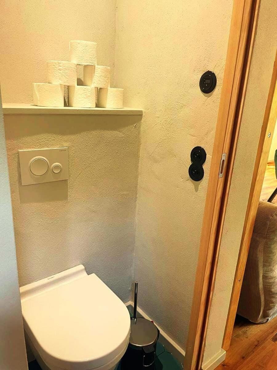 Toilet, Bathroom