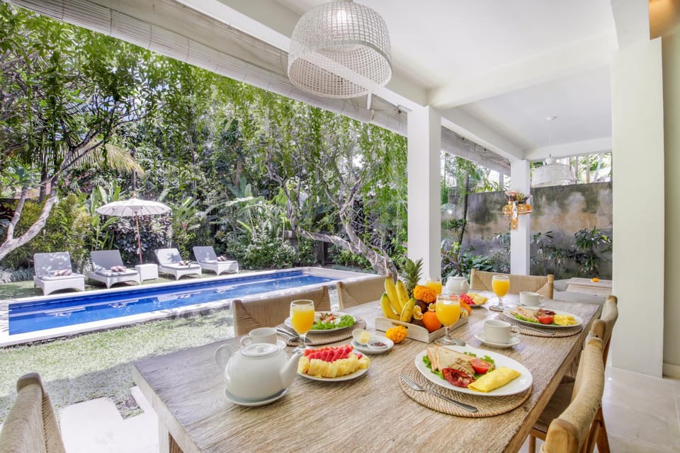 Dining area, Swimming pool