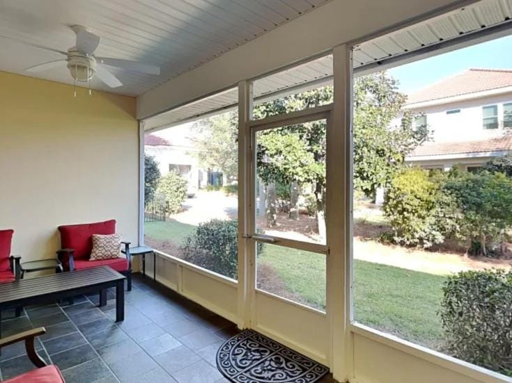Beach Beauty 4 bed 3 bath home 5 min walk to beach in gated community House in Destin