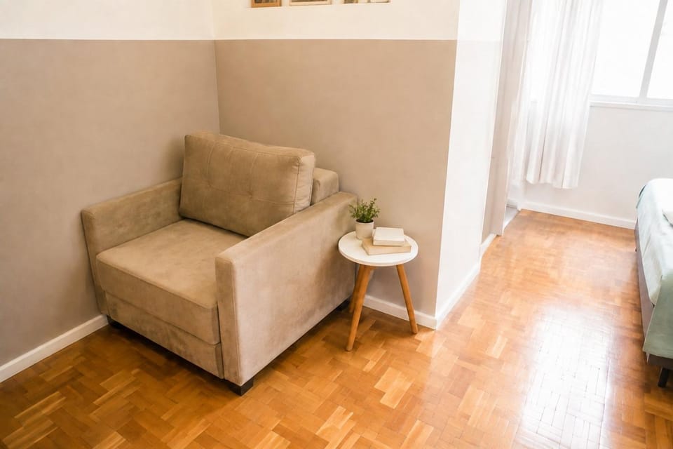 Photo of the whole room, Bedroom