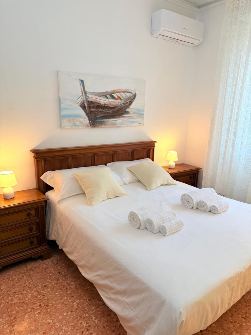 Bed, Photo of the whole room, Bedroom, towels, air conditioner