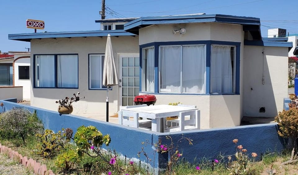 CASA CACTUS - On the Beach House in Ensenada