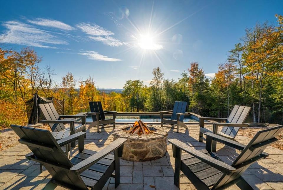 Epic Views, 9Mi SR, GameRmTheater, HTub, Sauna Chalet in Newry