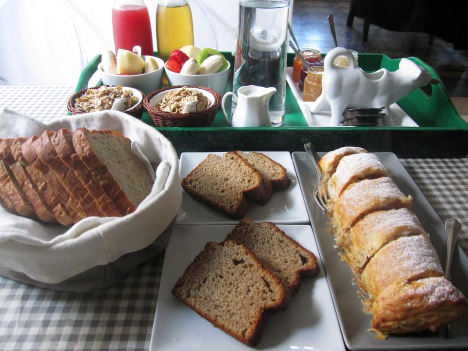 Food and drinks, Continental breakfast
