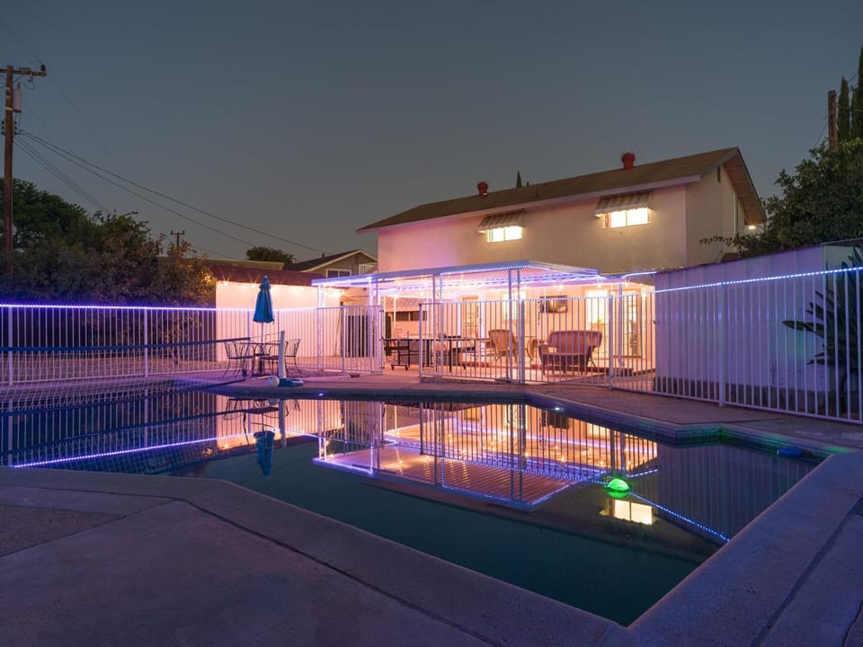 4BR Home for Groups Private Pool and Games House in Simi Valley