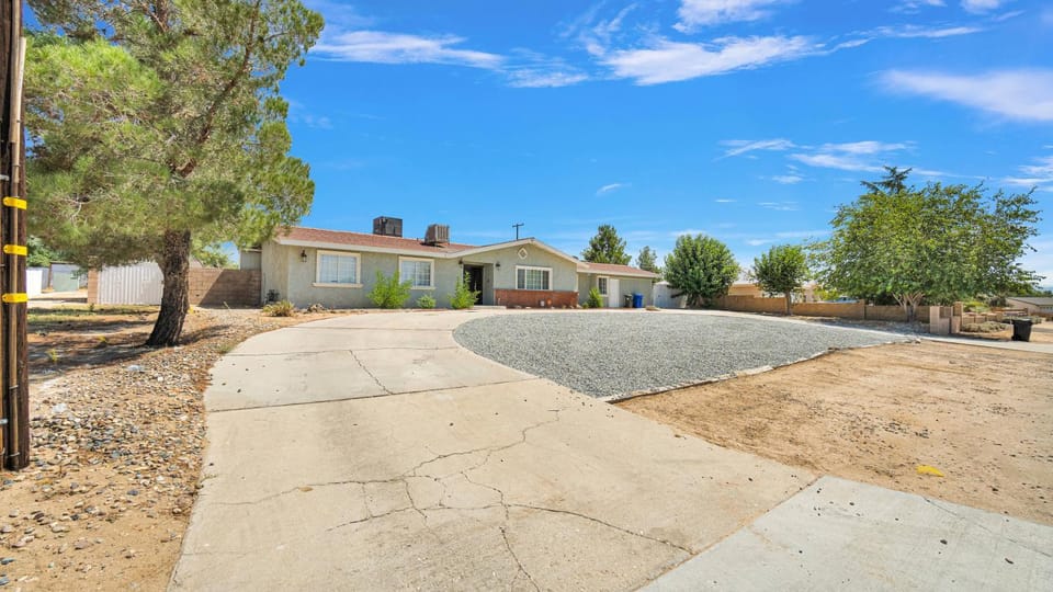 Property building, Neighbourhood