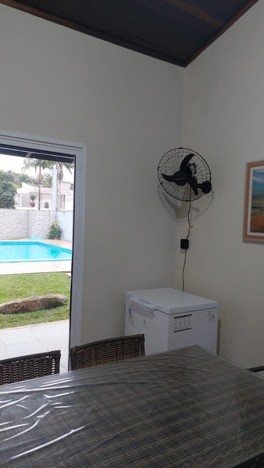Casa no módulo 3 da Riviera de São Lourenço com churrasqueira e piscina privativas, 300m da praia House in Bertioga
