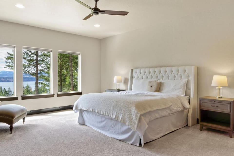Bed, Natural landscape, Photo of the whole room, Bedroom, fireplace