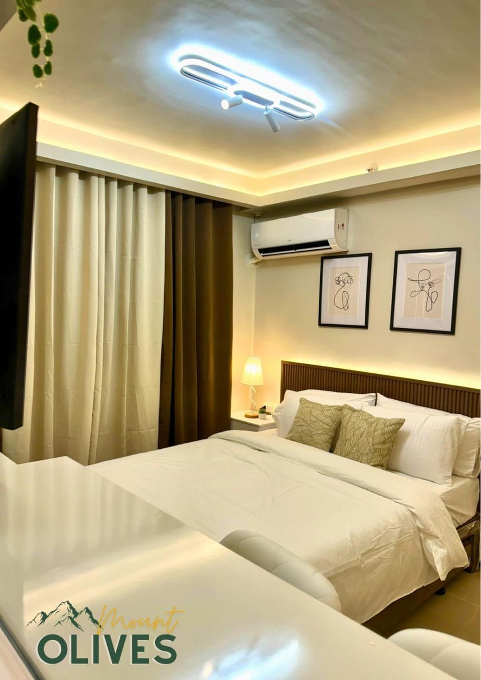 Bed, Bedroom, air conditioner